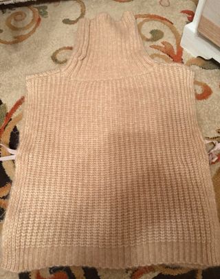 Chaleco Zara cuello alto beige Talla S