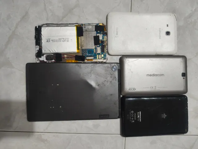 Lotto Tablet Lenovo (Parti di ricambio)