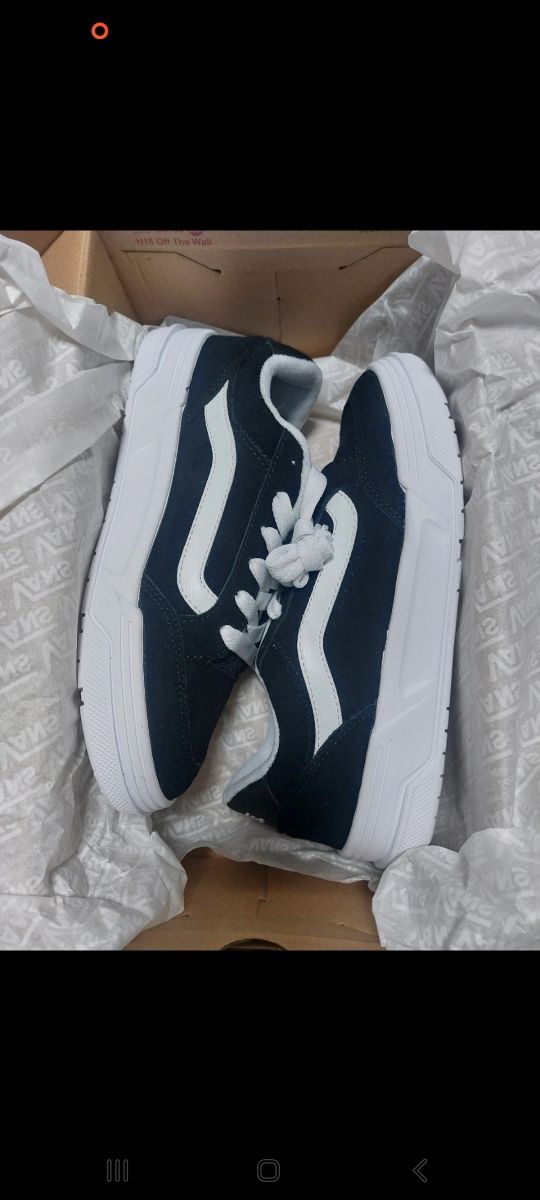 Zapatillas Vans Nuevas Negras y Blancas Talla 38.5