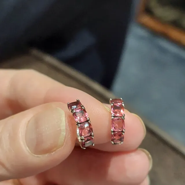 Aros de plata con piedras rosas