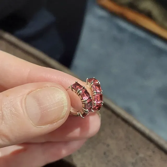 Aros de plata con piedras rosas