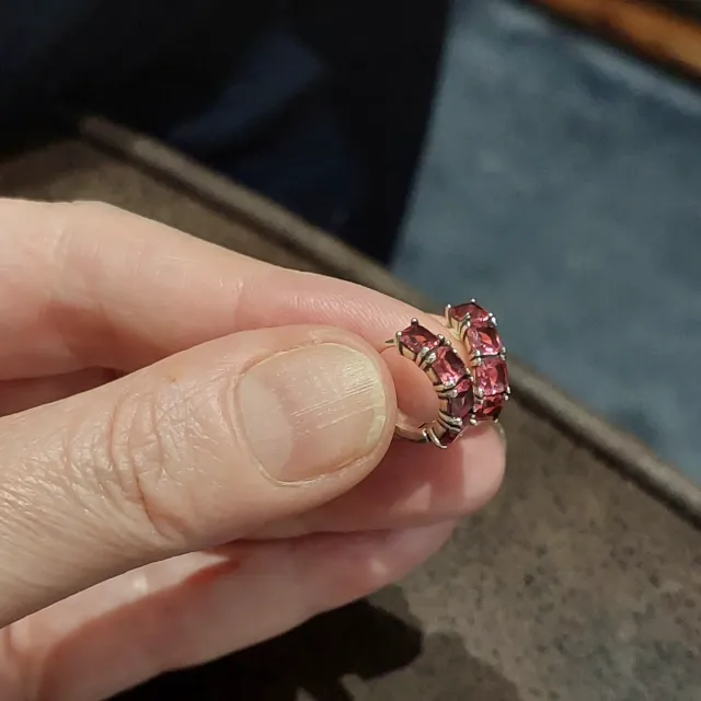 Aros de plata con piedras rosas