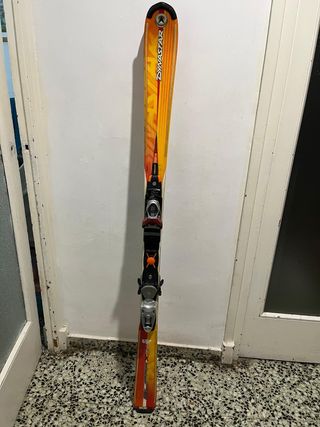 Esquís Dynastar con fijaciones