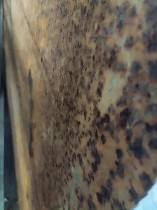 Lámina de hierro con relieve