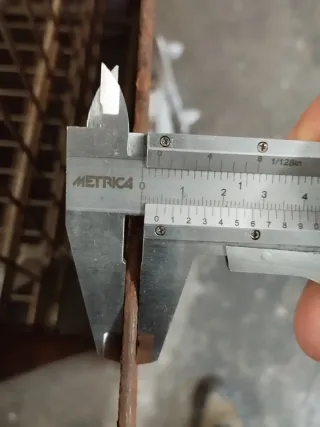 Lámina de hierro con relieve