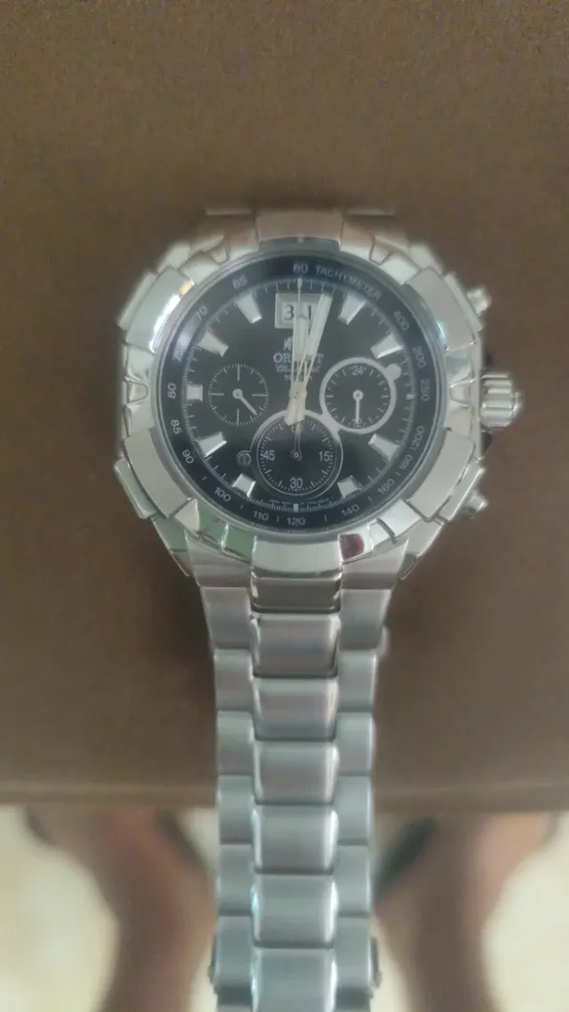 Reloj Orient Cronógrafo Negro y Plateado