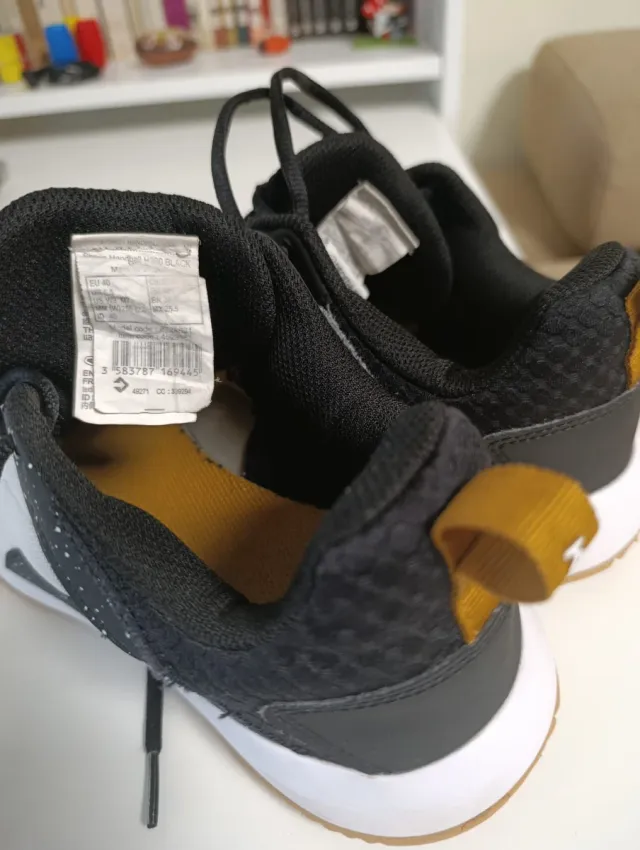 Zapatillas Adidas Blancas y Marrones