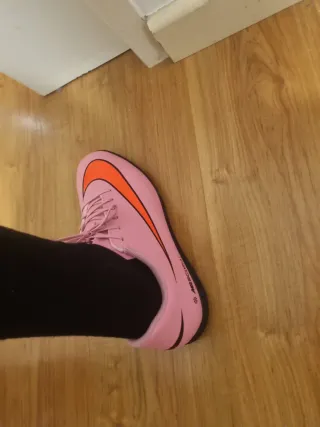 Bambas nuevas con etiqueta nike futbol sala