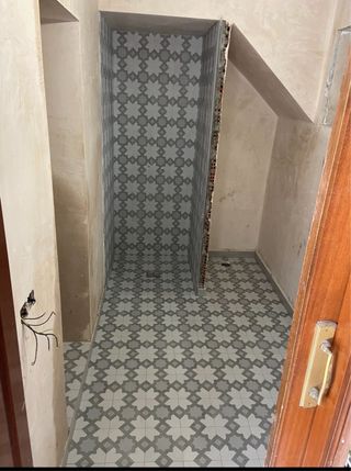 Alicatador y solador profesional