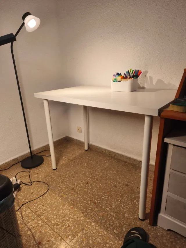 Mesa de escritorio o comedor blanca