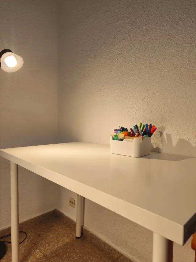 Mesa de escritorio o comedor blanca