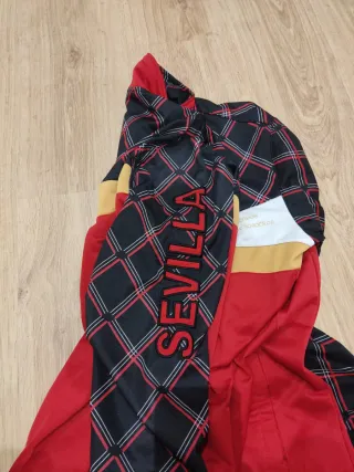 Sudadera Sevilla Joma Rojo y Negro. Vintage