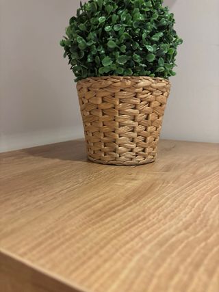 Armario recibidor beige y marrón