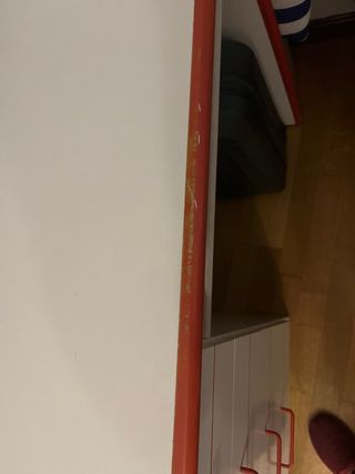 Escritorio con estanterías y cajones