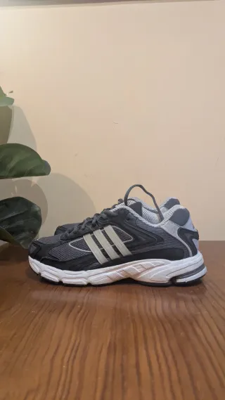 Zapatillas Adidas Response CL Talla 42