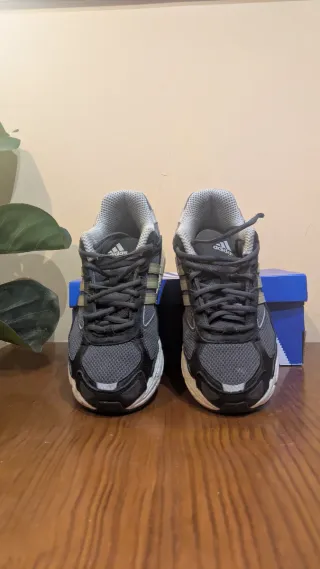 Zapatillas Adidas Response CL Talla 42