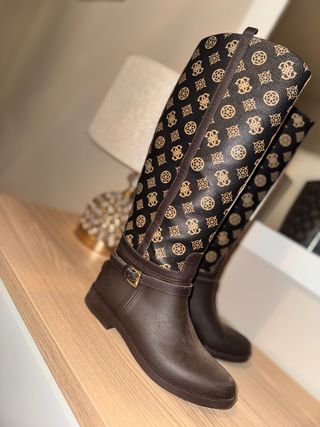 Botas Guess Senhora Castanho