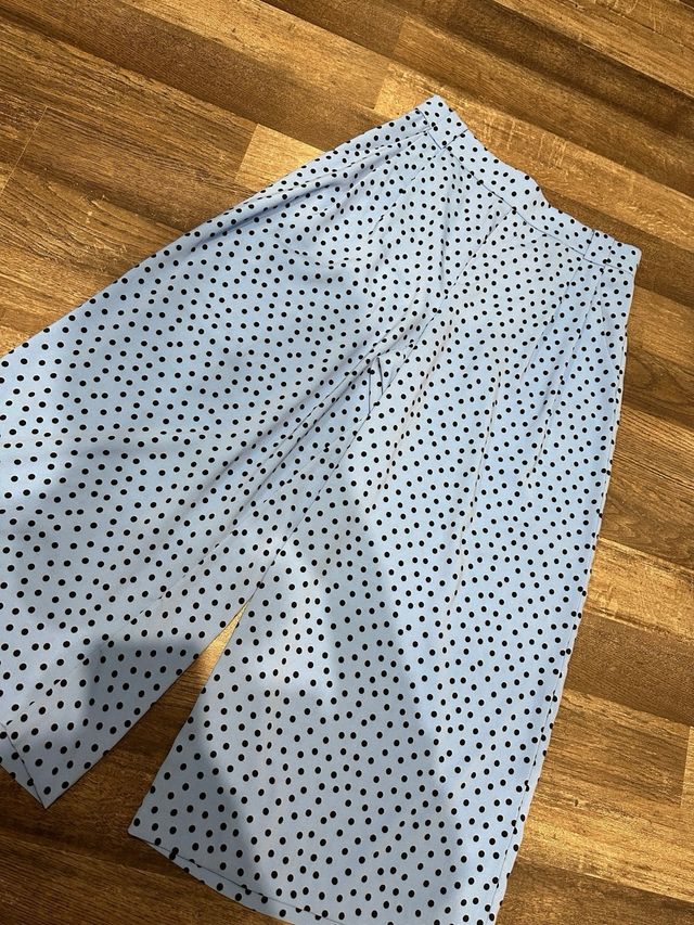 Pantalones anchos lunares