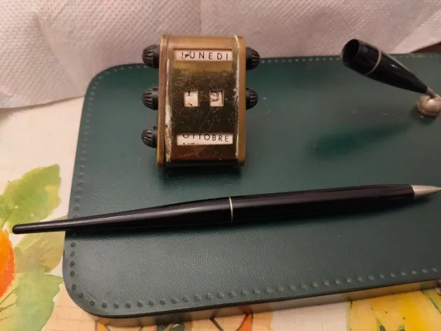 Set Scrivania Vintage Penna e Calendario