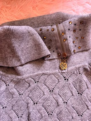 Maglione collo alto grigio con brillantini