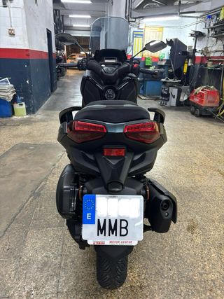 Yamaha XMax 300 Tech Max