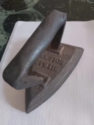 Plancha de hierro antigua