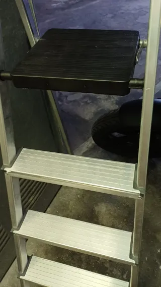 ESCALERA ALUMINIO PLEGABLE