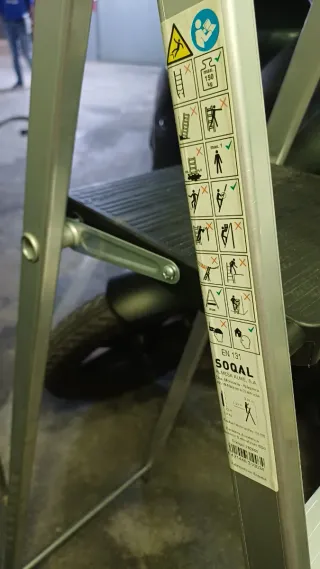 ESCALERA ALUMINIO PLEGABLE