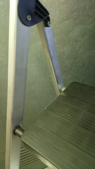 ESCALERA ALUMINIO PLEGABLE