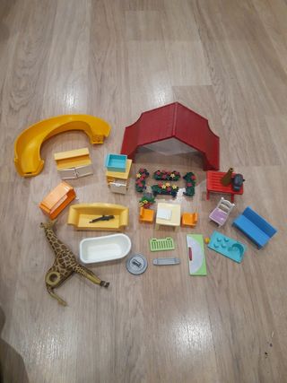 Lote Playmobil: Casa, animales y accesorios