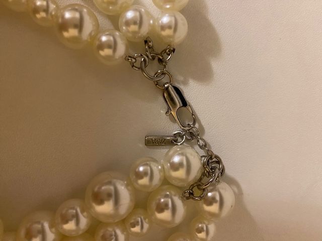 Collar Zara de perlas y flor plateada