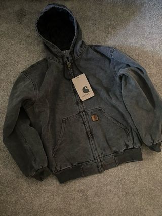 Chaqueta Carhartt gris con capucha