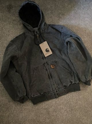 Chaqueta Carhartt gris con capucha
