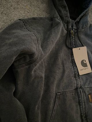 Chaqueta Carhartt gris con capucha