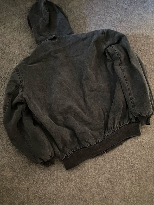 Chaqueta Carhartt gris con capucha