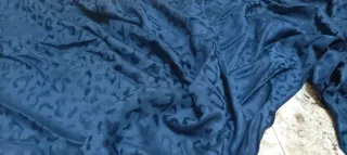 Pañuelo estampado azul y negro