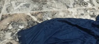 Pañuelo estampado azul y negro