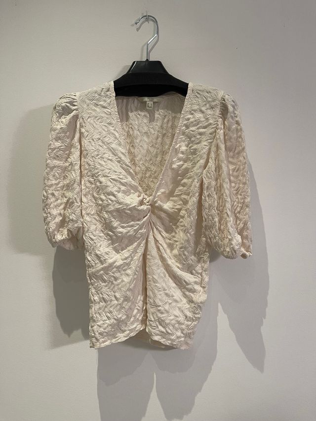 Camiseta Hoss Intropia nudo escote