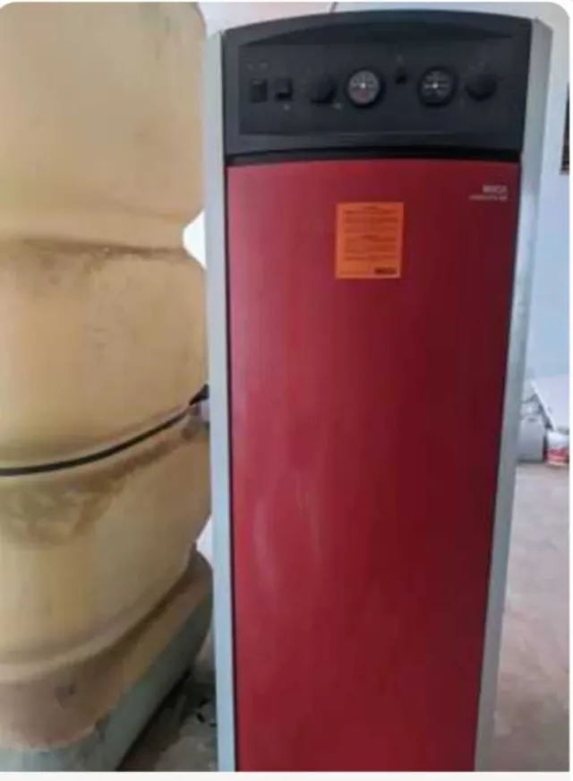 Caldera Roca Gris y Roja y depósito gasoil