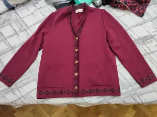 Chaquetita de botones de mujer 46