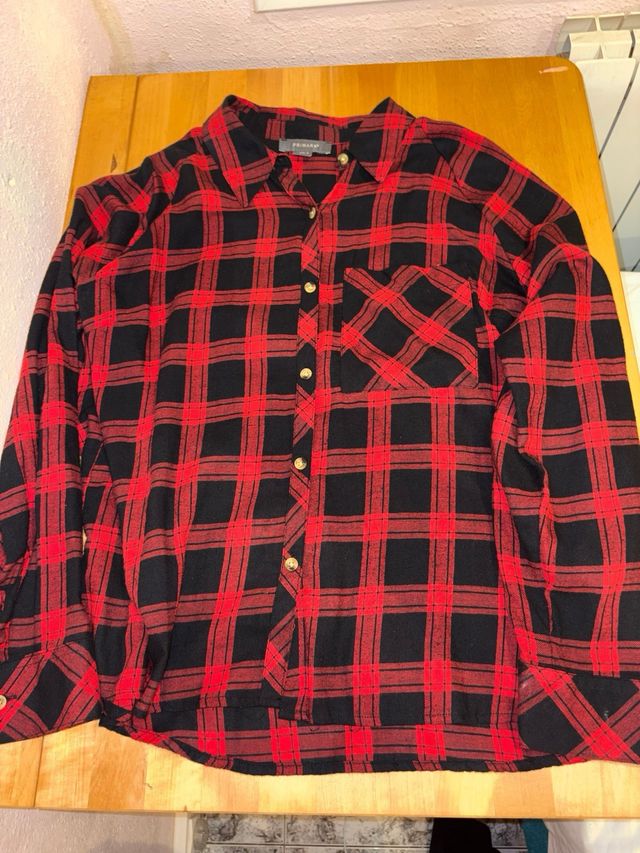 Camisa de cuadros roja y negra Primark