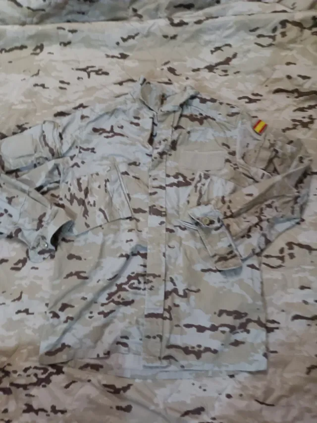 Uniforme Ejercito de Tierra grande