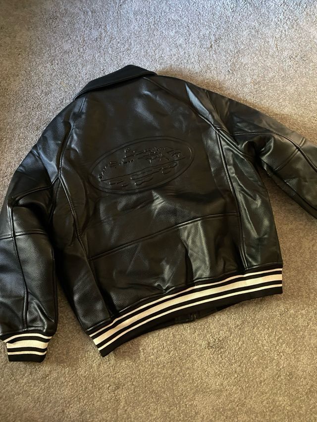 Chaqueta Corteiz Negra Cuero