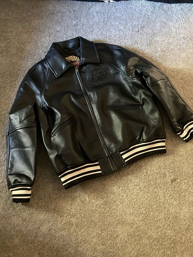 Chaqueta Corteiz Negra Cuero