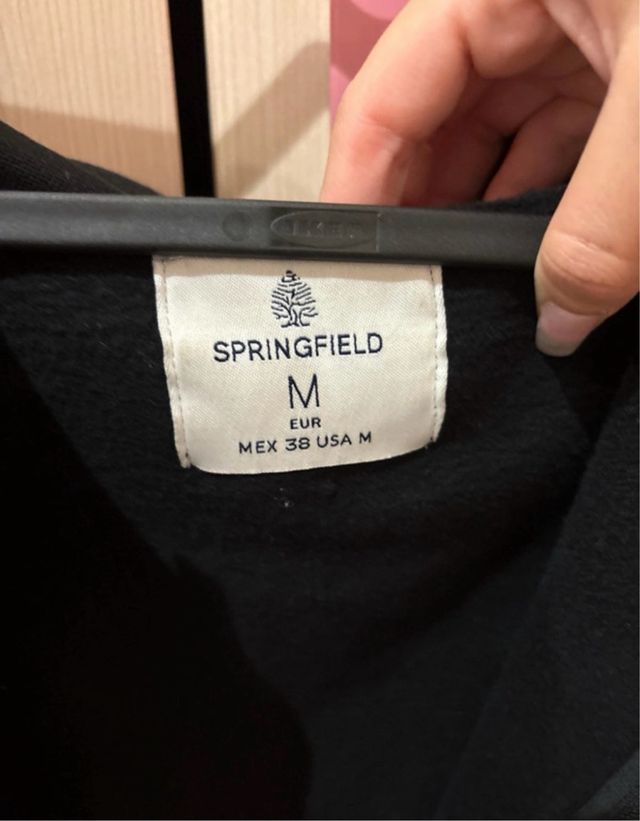 Sudadera con capucha negra