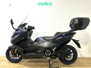YAMAHA TMAX 560
