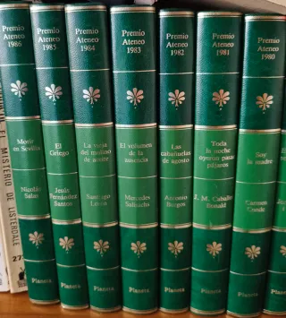 Colección de libros de los premios ateneo