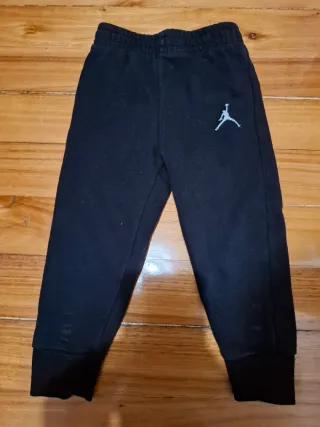 Conjunto Jordan niño rojo y negro