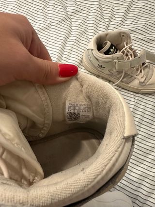 Zapatillas Adidas altas beige