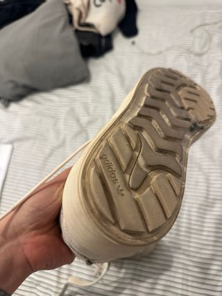 Zapatillas Adidas altas beige